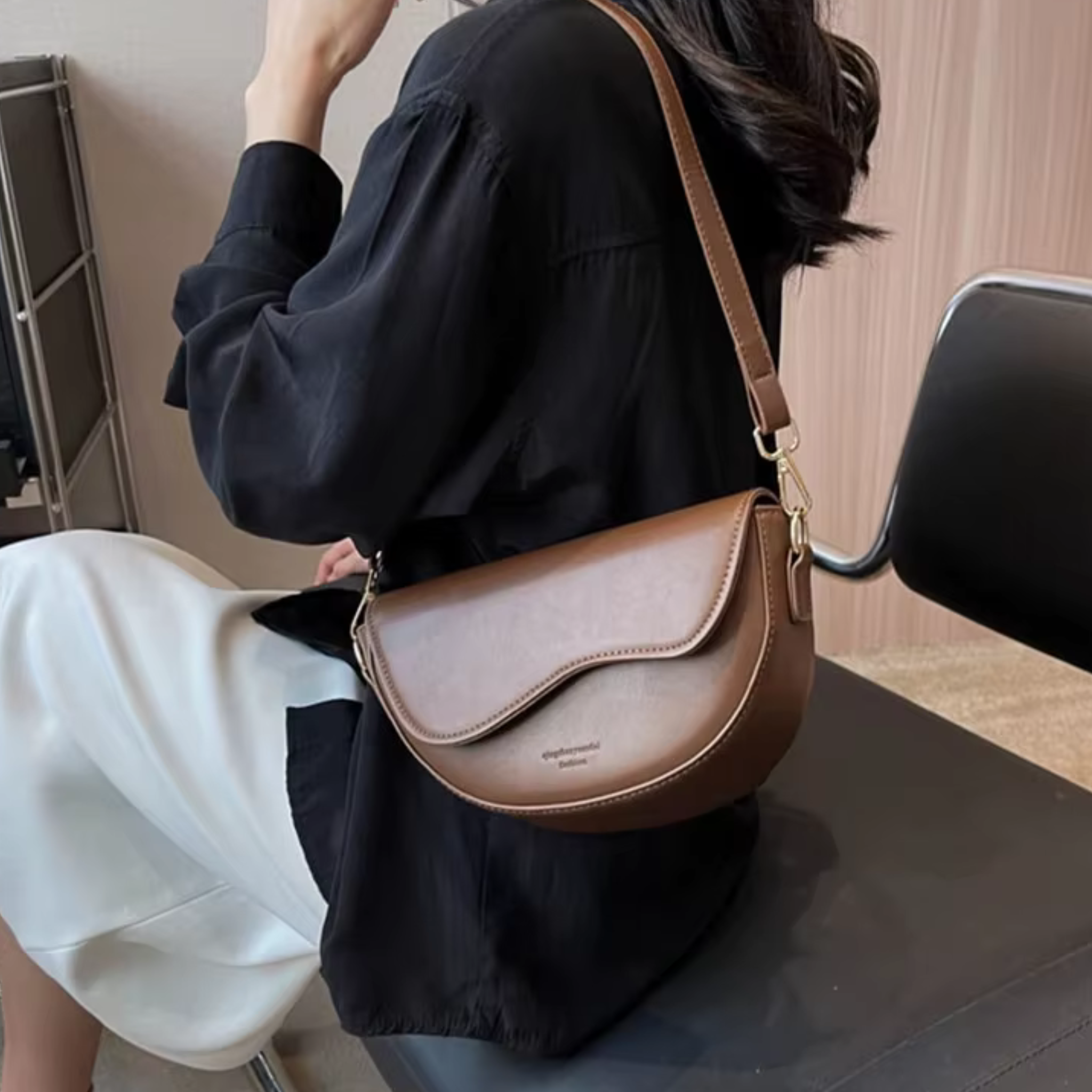 Sac bandoulière vintage femme en similicuir avec large sangle - Dune