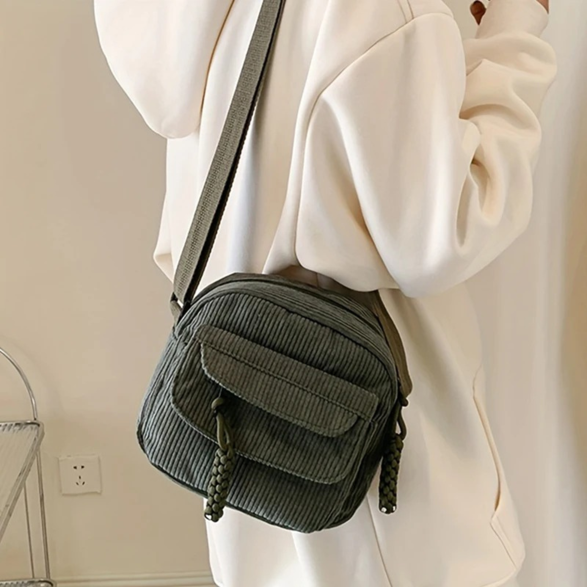 Sac bandoulière femme en velours côtelé avec poches pour usage quotidien - Cordea