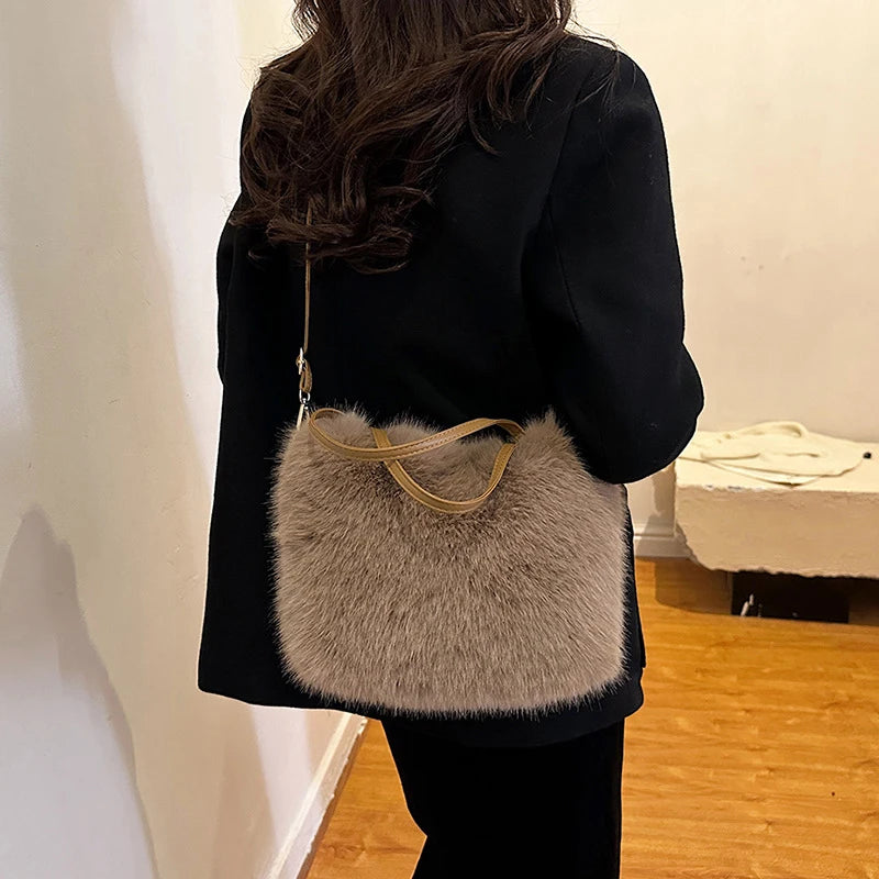 Sac bandoulière femme en Fausse Fourrure Doux Élégant - Dalya