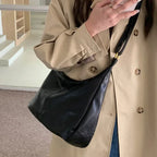 Sac Bandoulière femme en similicuir souple et pratique - LÉANA
