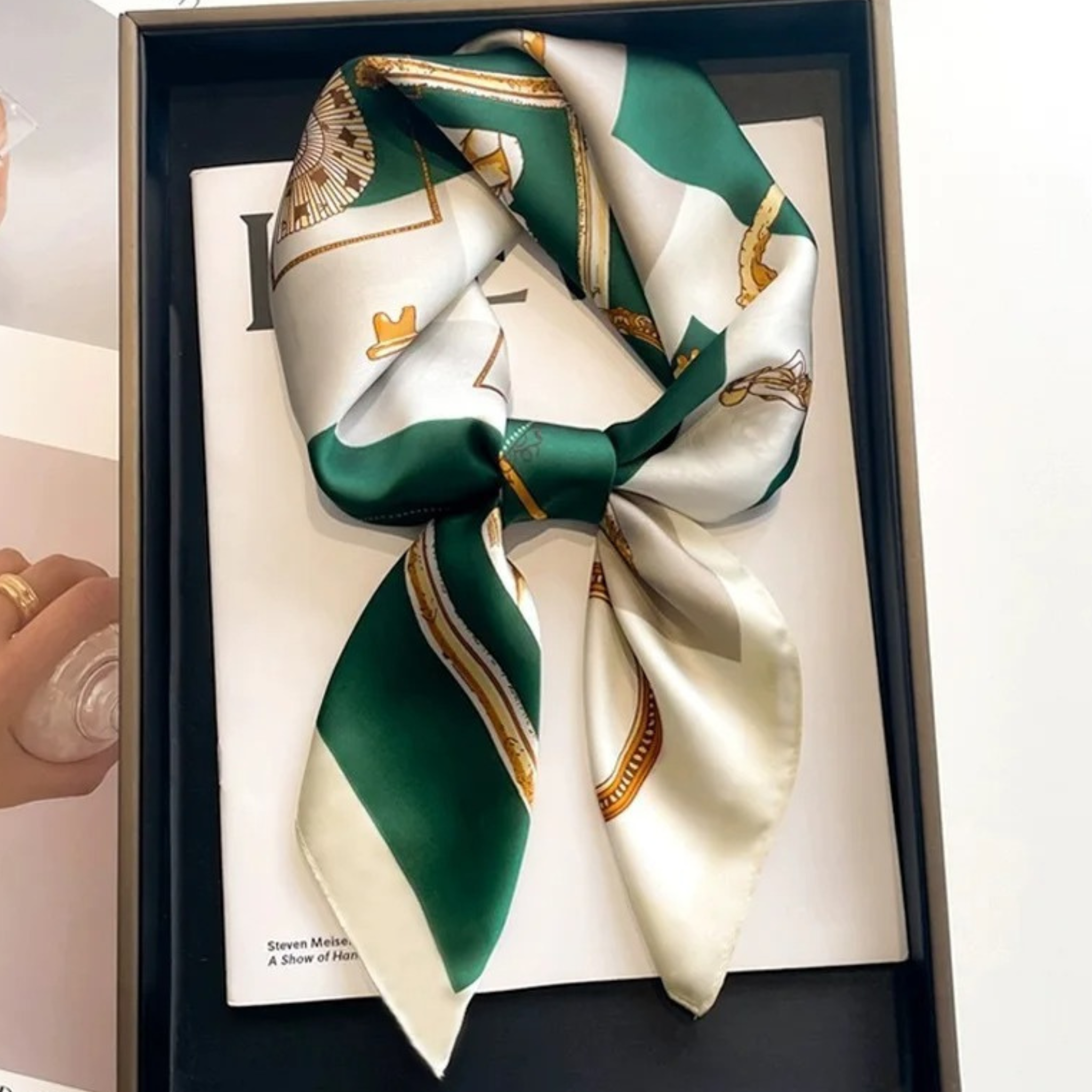 Foulard femme carré en satin élégant doux - Tina