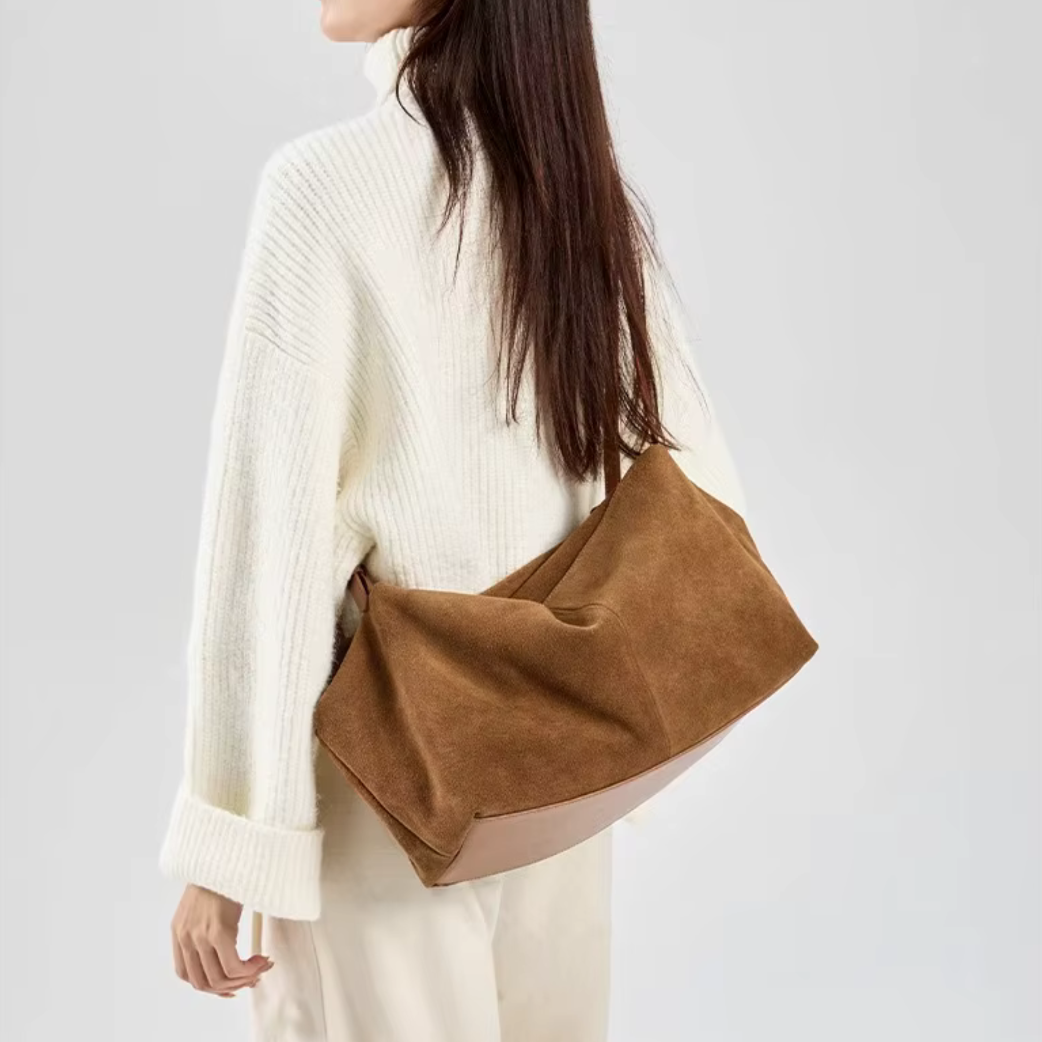 Sac bandoulière femme en cuir souple grand format - Lyne