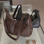 Sac Bandoulière femme en similicuir souple et pratique - LÉANA